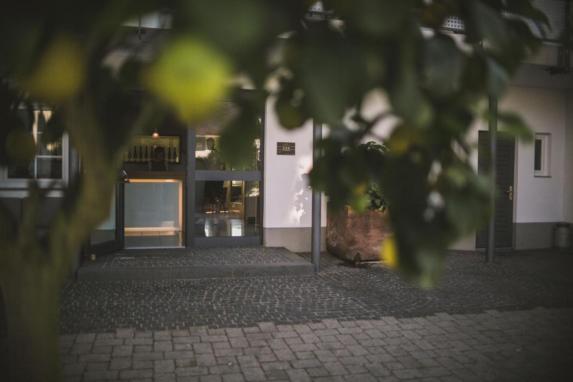 Hotel Weingut Gehlen-Cornelius à Brauneberg Extérieur photo